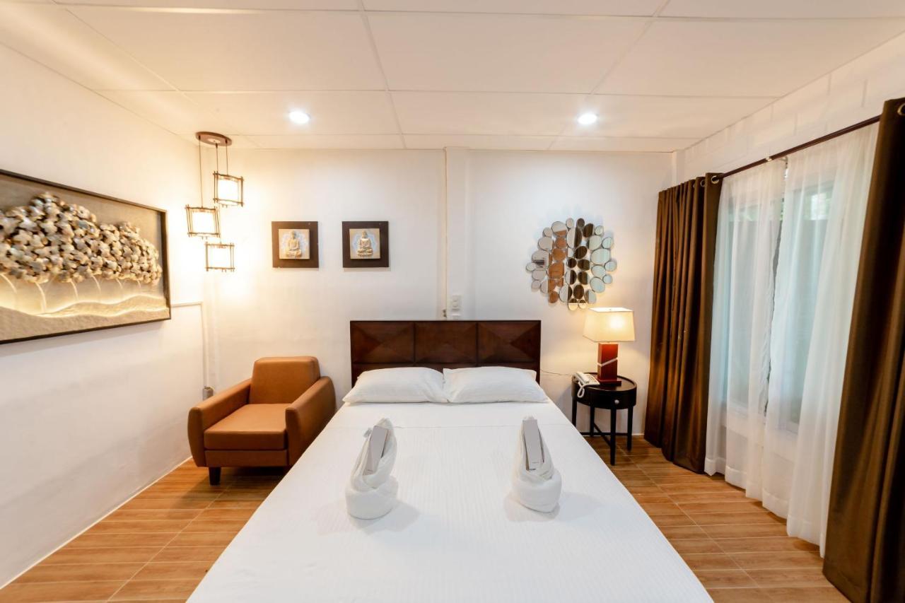 Madison Garden And Residences Panglao Exteriör bild